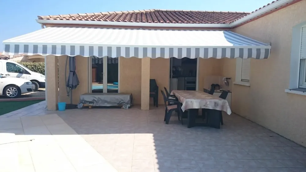 store extérieur